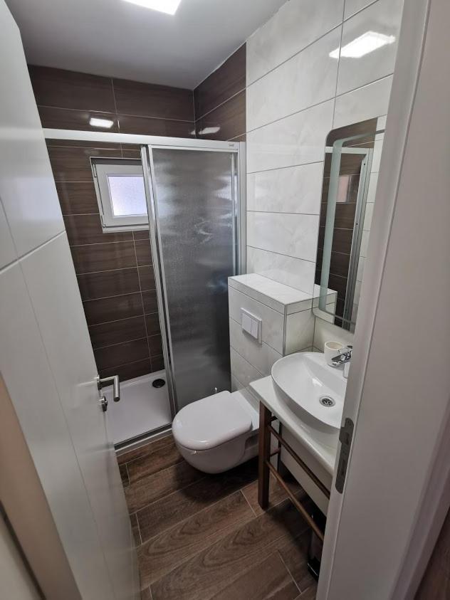 Elizabeta Deluxe Rooms Биоград-на-Мору Экстерьер фото